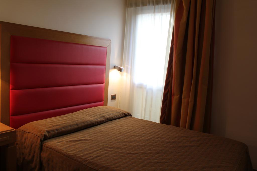 Hotel Castello LʼAquila Buitenkant foto