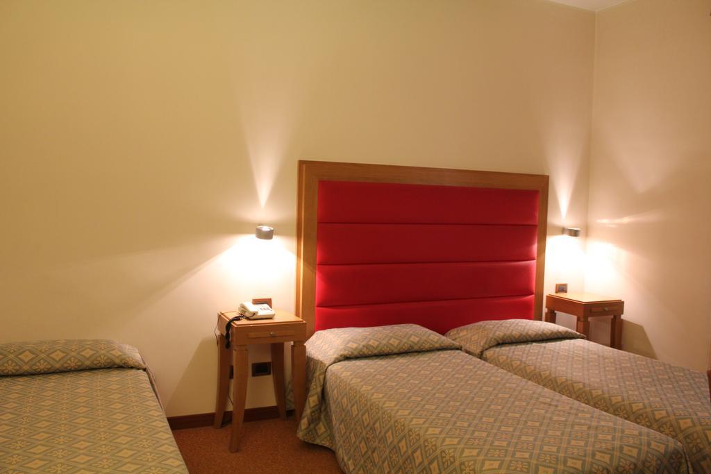 Hotel Castello LʼAquila Buitenkant foto