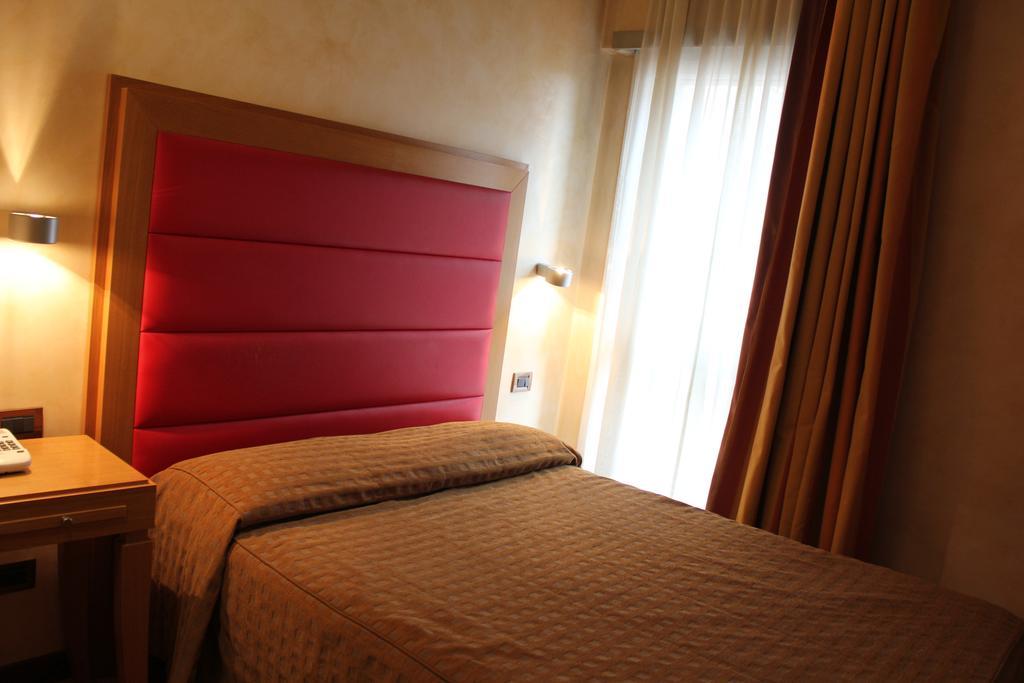 Hotel Castello LʼAquila Buitenkant foto