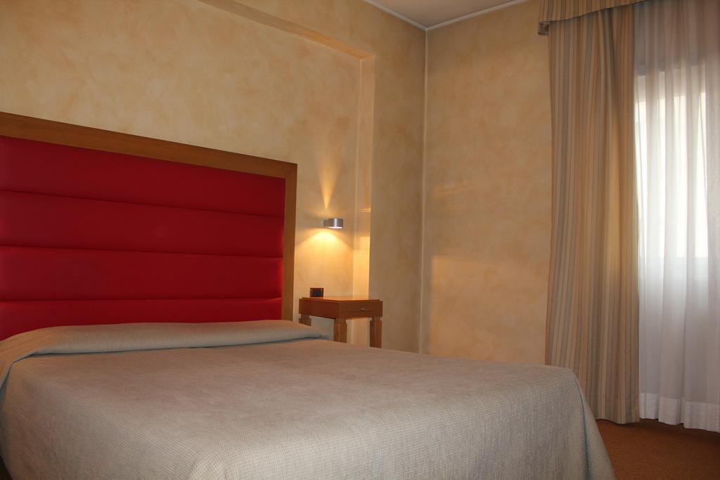 Hotel Castello LʼAquila Buitenkant foto